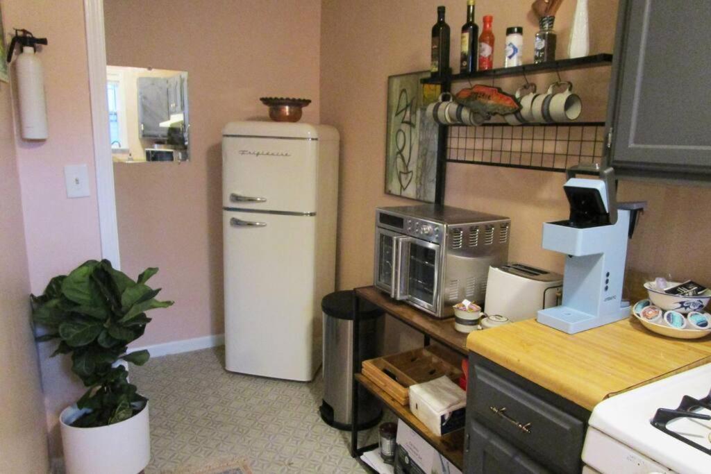 Boho-Chic Retreat - Unit 3 Apartman Bloomington Kültér fotó