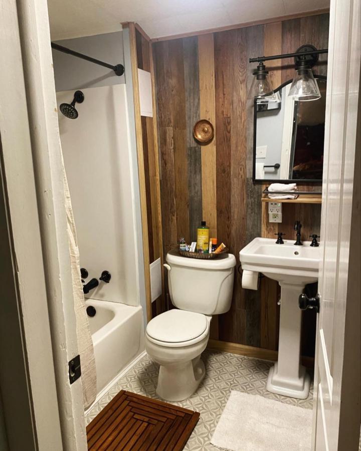 Boho-Chic Retreat - Unit 3 Apartman Bloomington Kültér fotó
